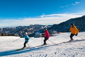 Skispaß mit der ganzen Familie am Kasberg erleben.  | © Foto Erber