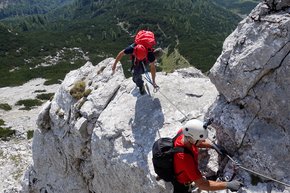 Der Klettersteig Poppenberg ist ideal für Anfänger, aber auch hier ist bereits Kondition gefragt. | © Alpinverlag Bergsteigen