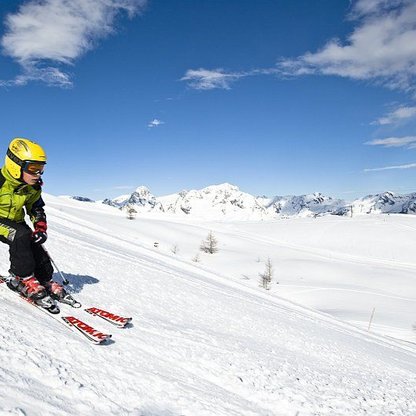 Auch die kleinen Gäste können ihr Können im Skigebiet Hinterstoder beweisen. | © OÖT, David Lugmayr