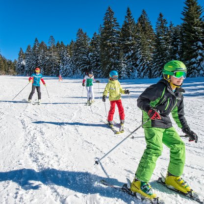 Ein Skitag mit der ganzen Familie im Skigebiet Hochficht. 