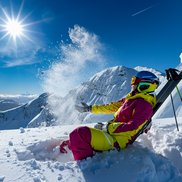 Die traumhafte Winterkulisse beim Skifahren auf dem Hochkössen genießen.