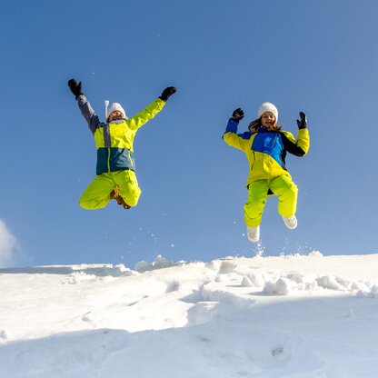 Purer Schneespaß im Skigebiet Hochkössen. | © ystravel