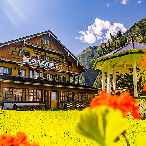 Hotel Kaiservilla im Sommer