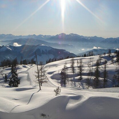 Ein traumhaftes Panorama im Skigebiet Wurzeralm. 