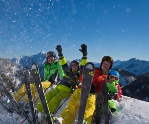 Skivergnügen auf höchster Stufe erwartet Groß und Klein im Skigebiet Wurzeralm.  | © TVB Pyhrn-Priel Himsl