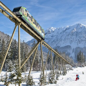 famous funicular at ski area Wurzeralm | © Ooet Erber