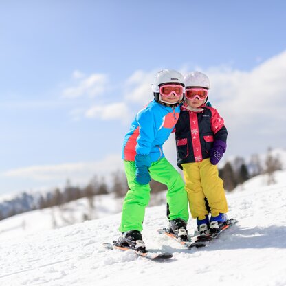 Auch die kleinen Gäste haben großen Spaß beim Skifahren auf der Wurzeralm. | © hiwu Hinterramskogler