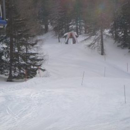 Die aktuelle Wetterlage auf den Rennstrecken mit den Webcams im Skigebiet checken. 
